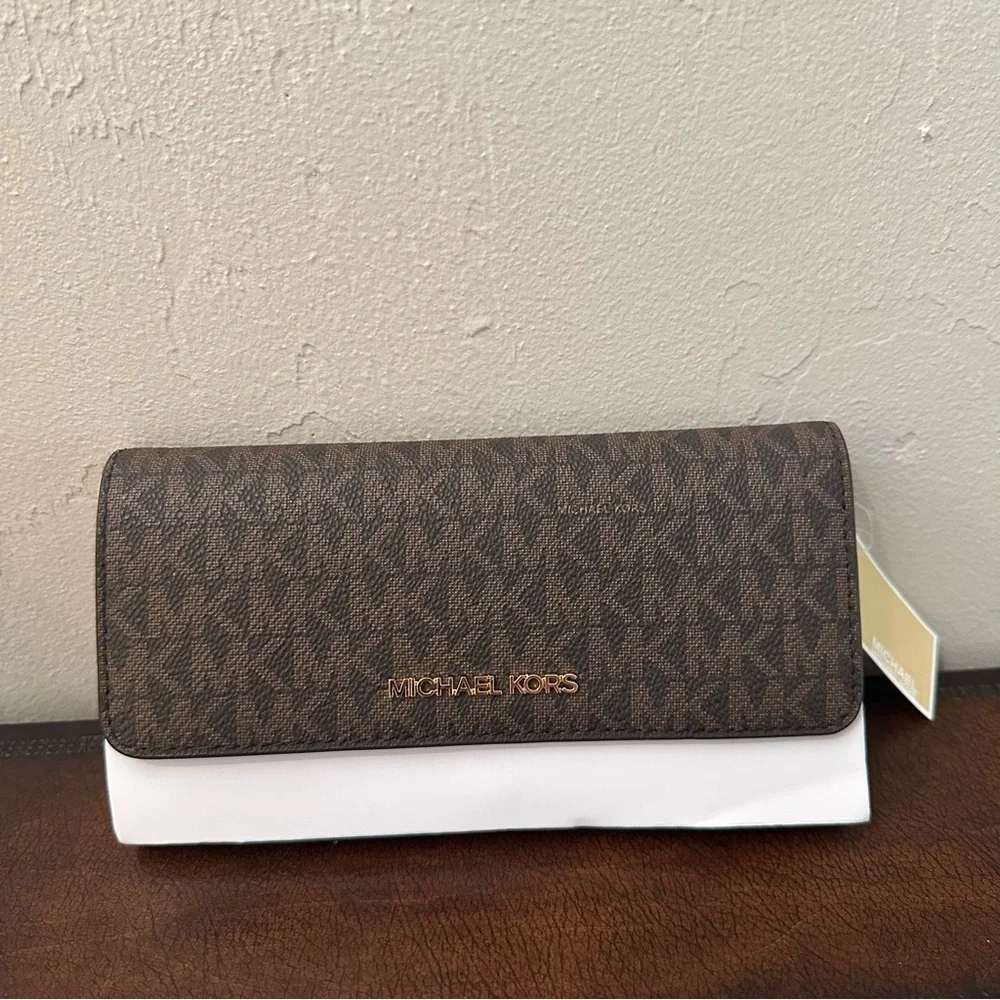 Michael Kors Jet Set Travel Large Trifold Wallet Brown‎ Monogram 35F8GTVF3B